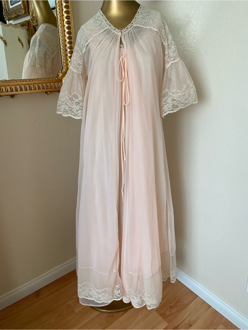 Intime California Vintage Nightgown and Robe